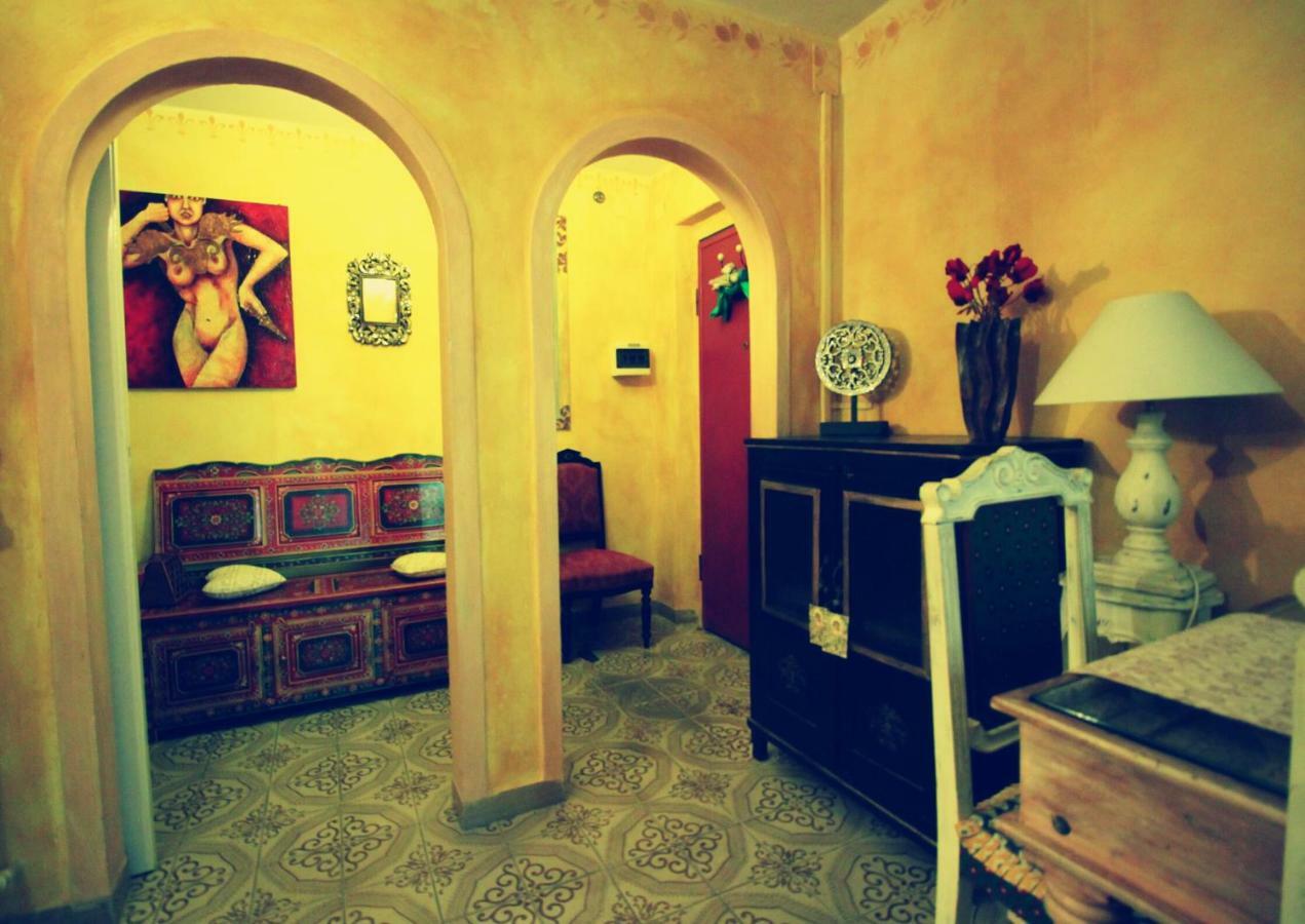Hand Decorated House With Court Florencie Exteriér fotografie